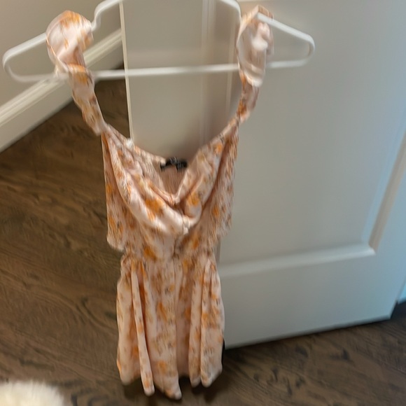 NWT Lulus Blush Pink Floral Off-the-Shoulder Romper - XS - Picture 4 of 7